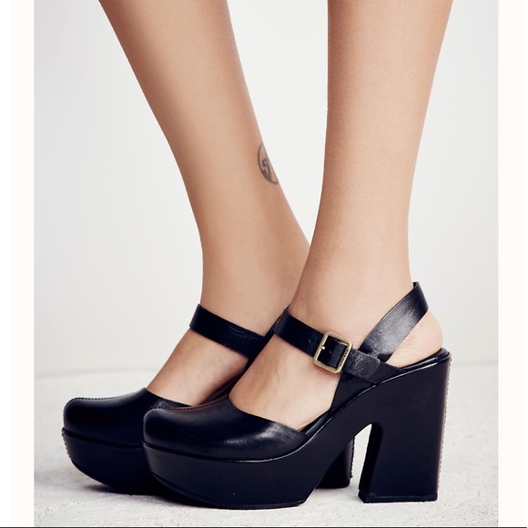 Joni Platform Clog from Free People - Picture 2 of 7